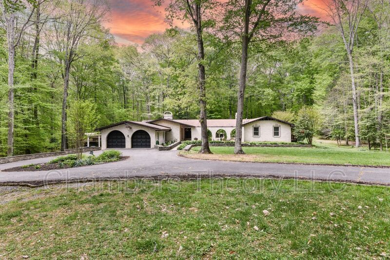 Photo - 7833 Willowbrook Rd