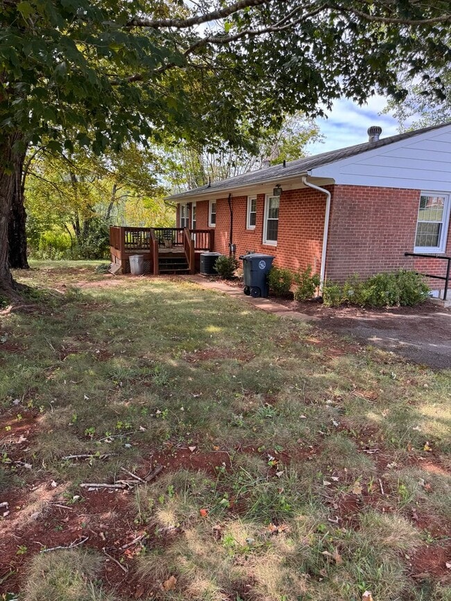 Photo - 5 Bedroom || 3 Bathroom Home with All Util...