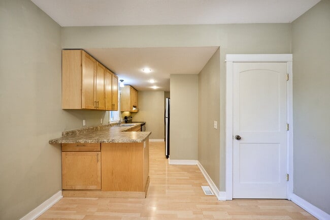 Photo - Charming 3-Bed Duplex in Minneapolis Unit B