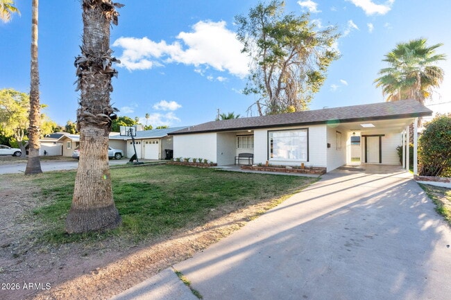 Building Photo - 4129 N 35th Way