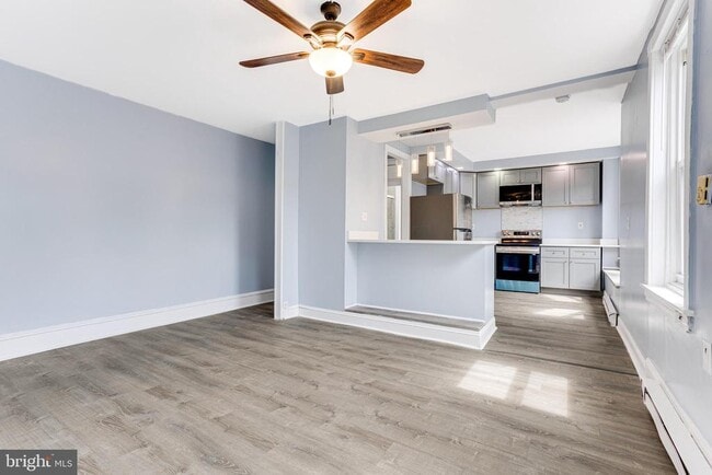 Photo - 1633 Wakeling St