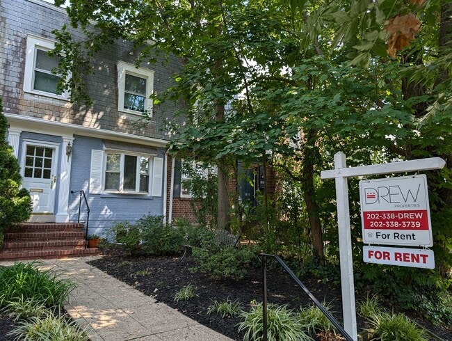 Photo - 1917 37th St NW