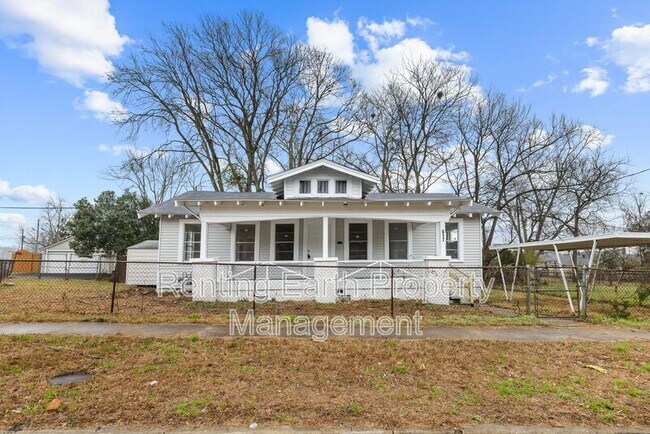 Photo - 617 7th St W