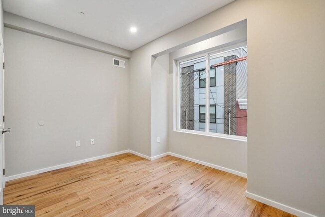 Photo - 1713 W Seybert St