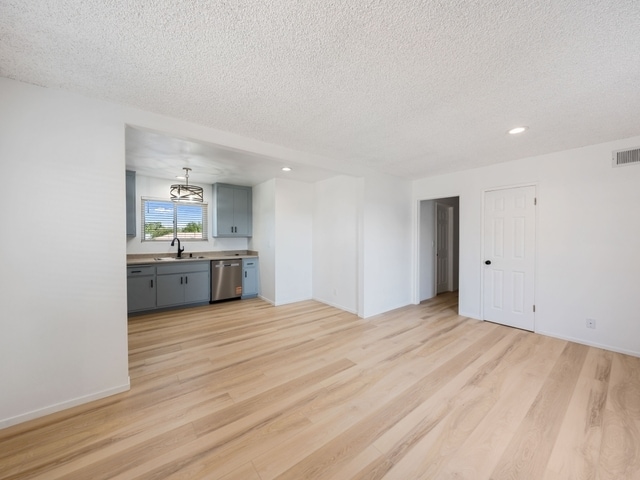 Photo - 3913 W 178th St Unidad D