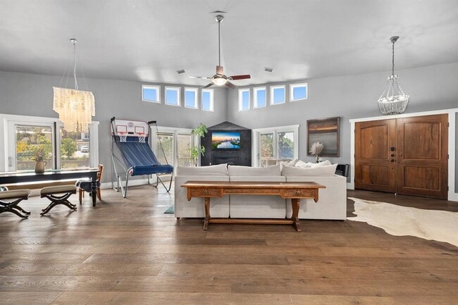 Photo - 2001 Mestena Trail