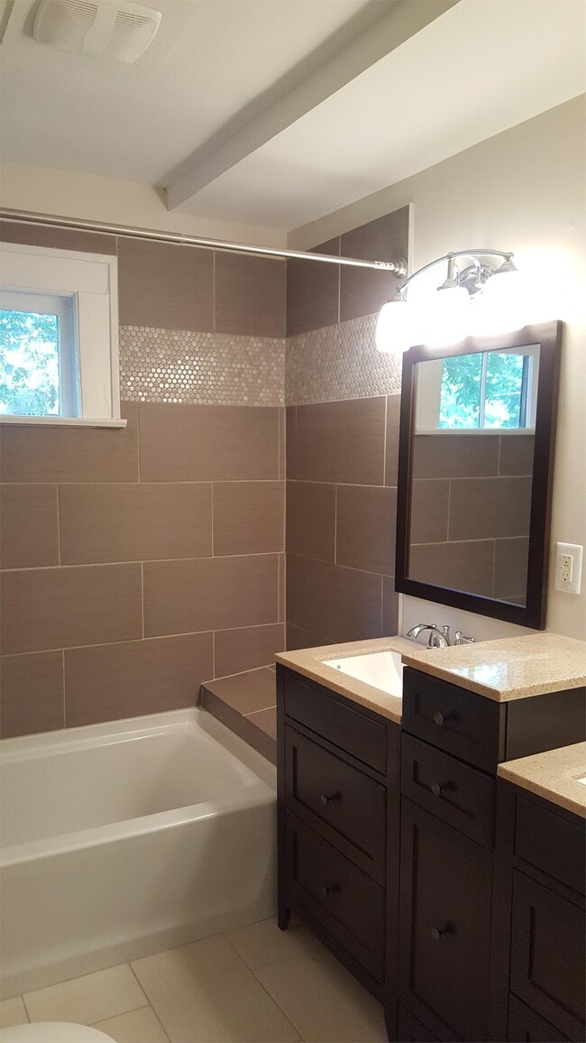 Photo - 607 Highland St