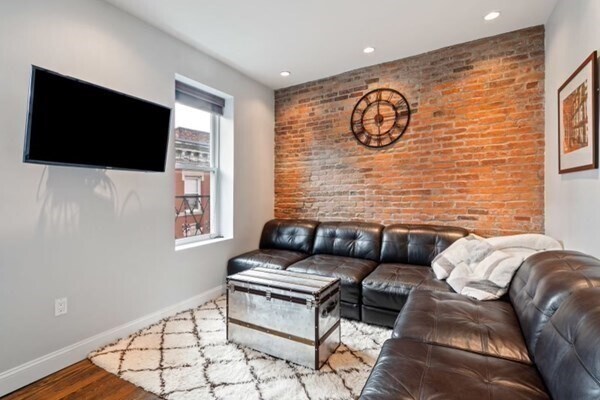 Photo - 115 Salem St Unit 9