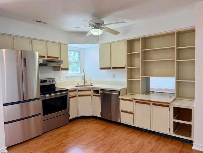 Photo - 312 London Ct Unit 312