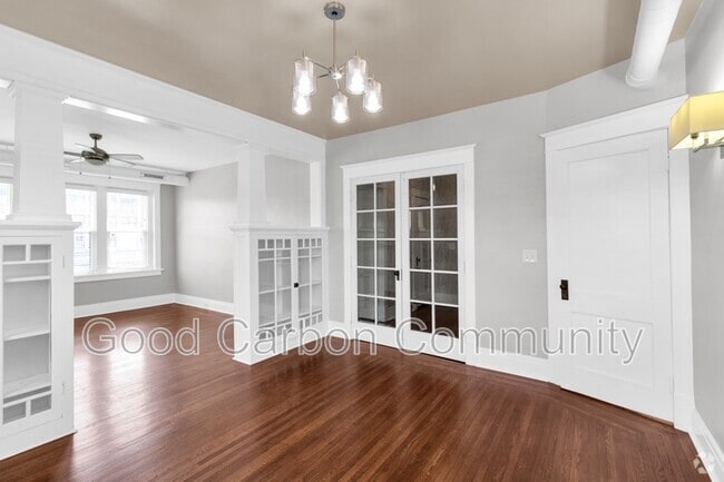 Building Photo - 1378 Hertel Ave Unit Upper Right Rental