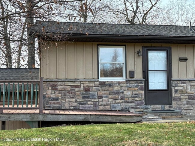 Building Photo - 505 NY-208