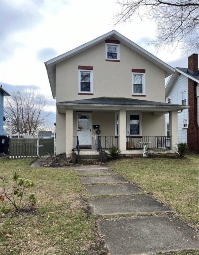 Photo - 715 Webb Ave SW House