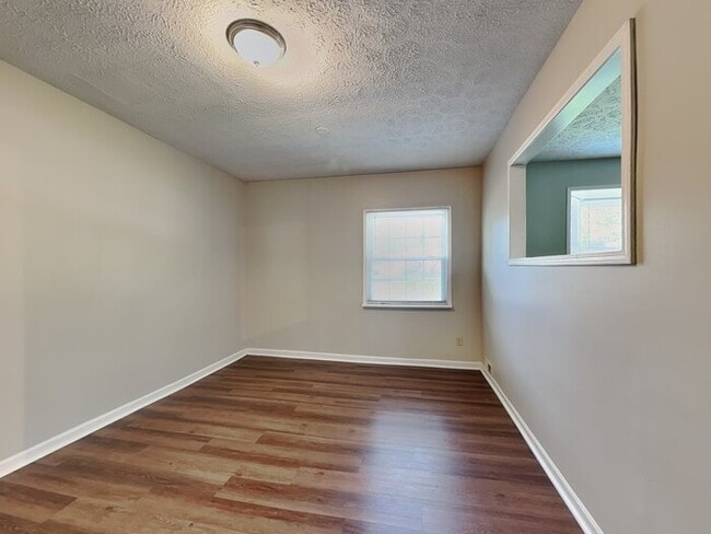 Photo - 1502 Elizabeth Dr