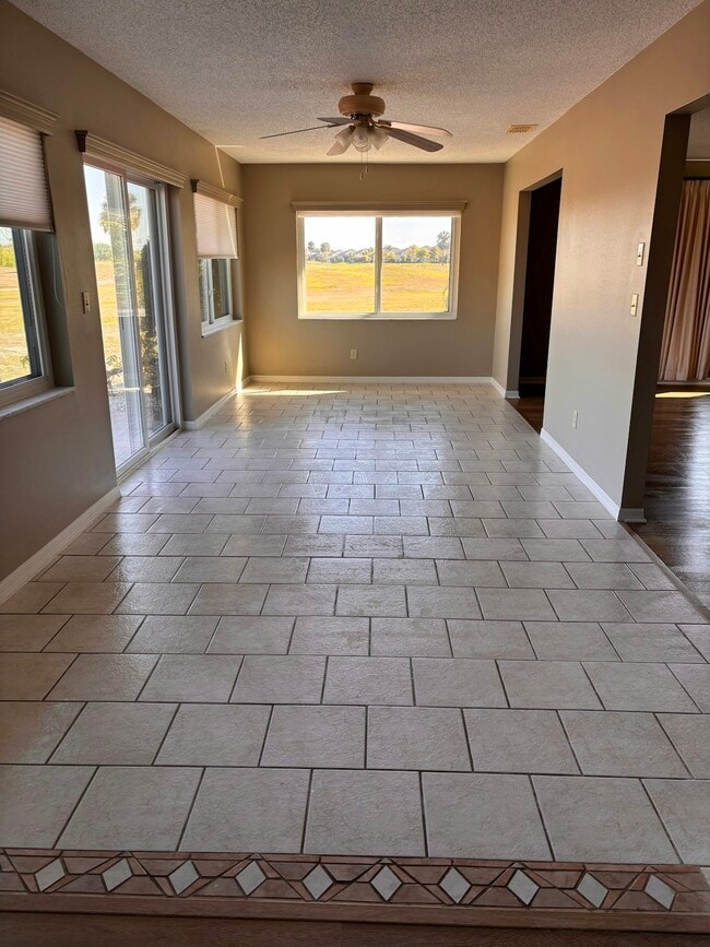 Photo - 1013 Ardmore Way