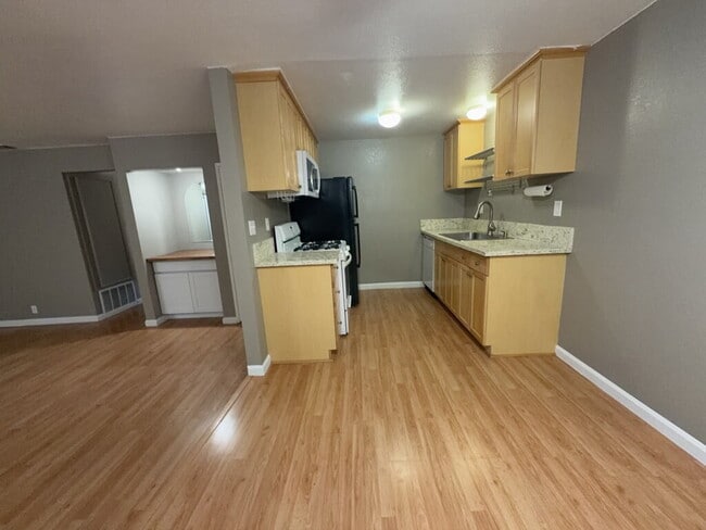1000 Central Ave Unit 8