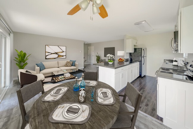 Photo - Mariner's West Apartments