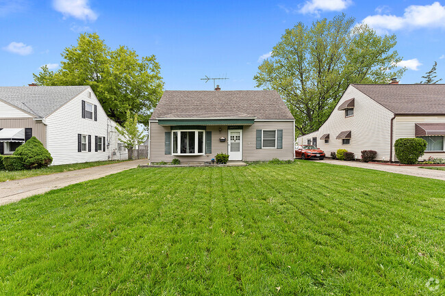 Building Photo - 26871 Farringdon Ave Rental