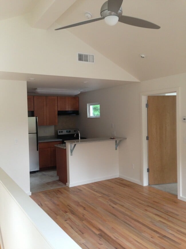 Building Photo - 1738 Main St Unit 1738-1