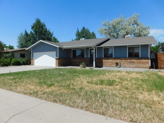 Building Photo - Quiet Neighborhood!