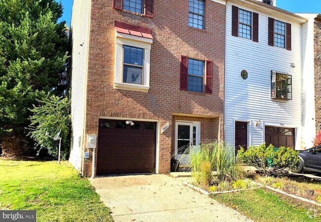Building Photo - 7902 Ashford Blvd Rental