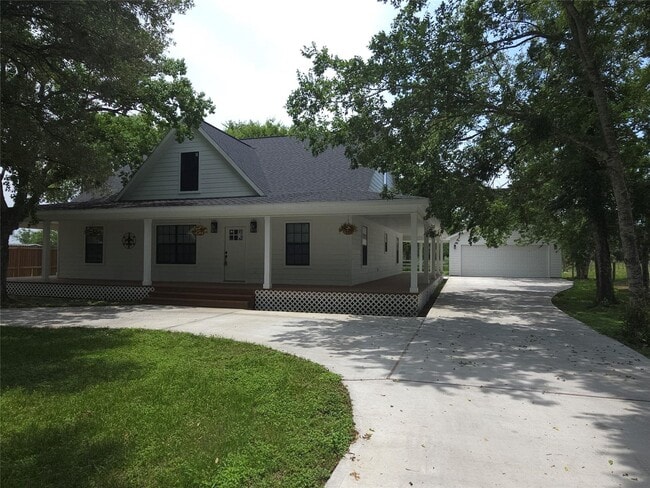 Photo - 1585 Co Rd 237
