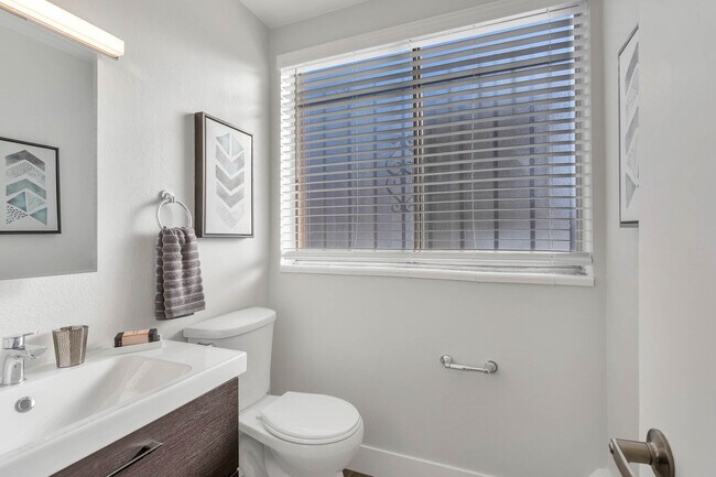 Photo - 10 South Penn