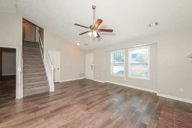 Photo - 350 Paris Dr