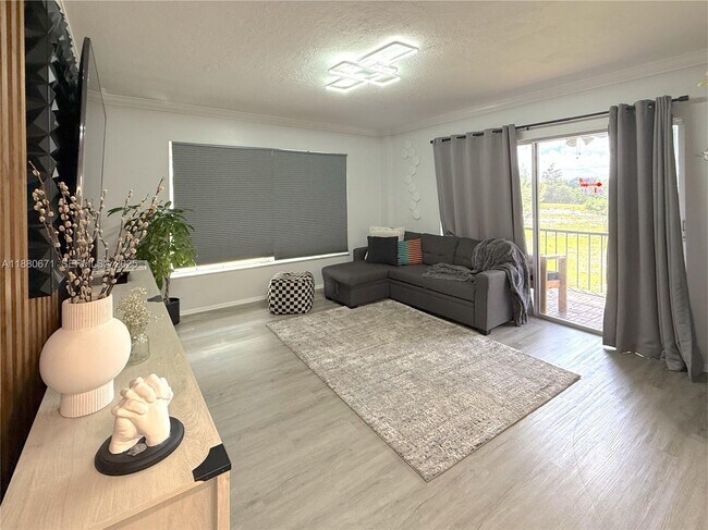 Photo - 4160 Inverrary Dr Unit 212