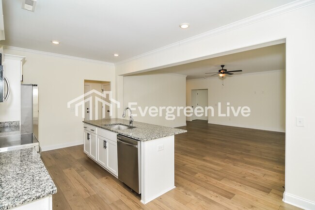 Photo - 235 Greenwood Dr