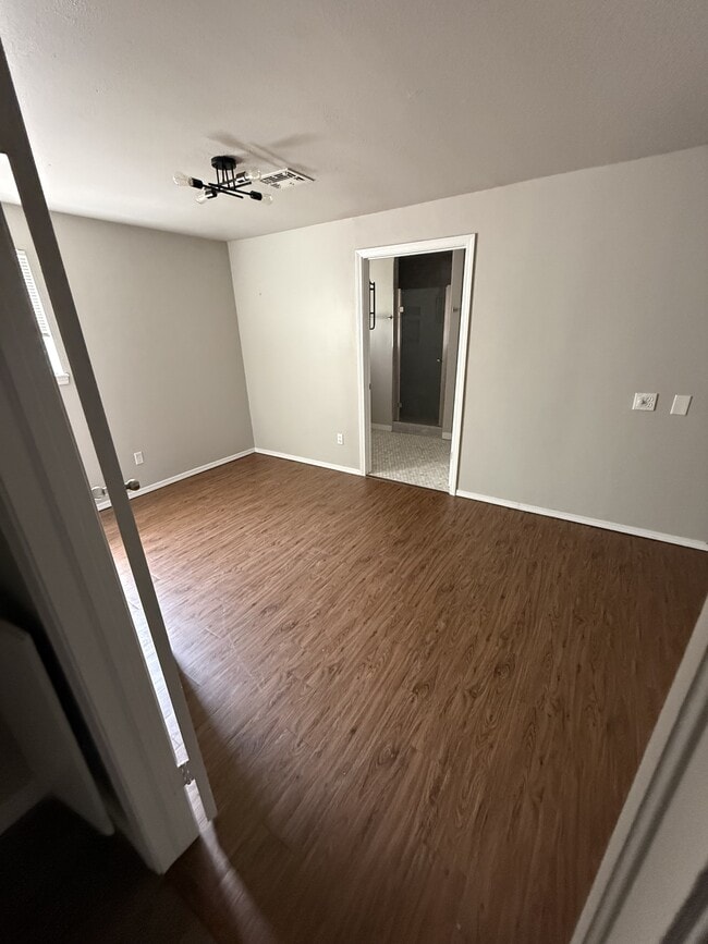 Photo - 507 Meadow Lake Dr