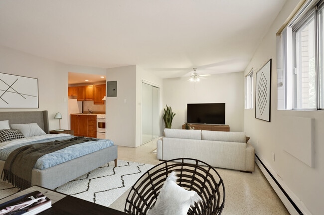 Building Photo - Crystal Arms Unit 00407