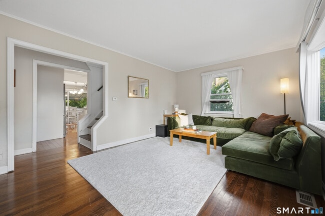 Photo - 91 Bertrose Ave