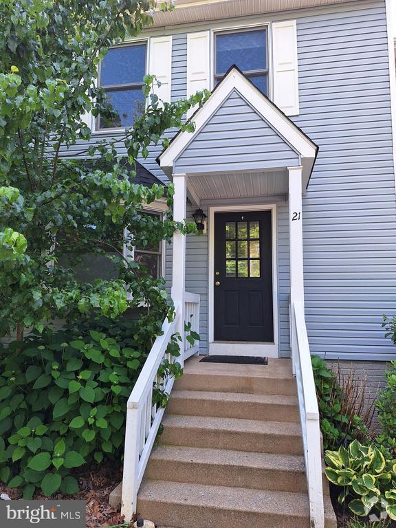 Building Photo - 21 Stonewall Ct Rental