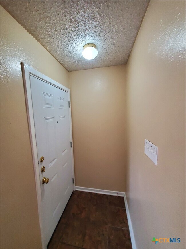 Photo - 1308 Covey Ln