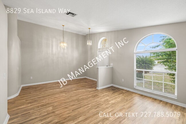 Photo - 8829 Sea Island Way