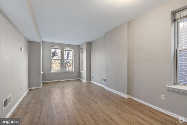 Building Photo - 827 N Jackson St Rental