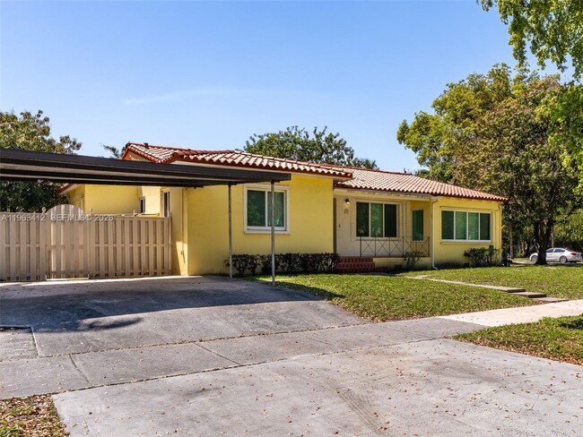 Photo - 630 SW 25th Rd