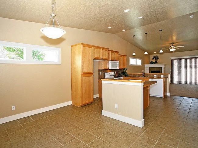 Photo - Home In Heart of Meridian!
