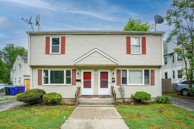 Building Photo - 48-50 Rifle St Unit 50