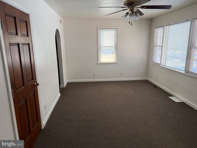 Building Photo - 251 Summit Ave