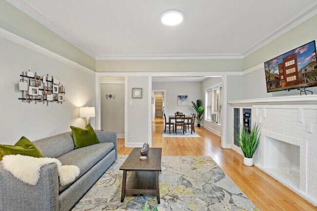 Photo - 2109 W Eastwood Ave