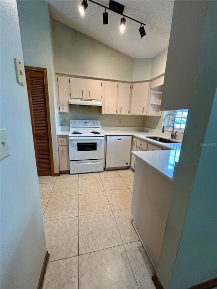Photo - 63 Ivy Ln