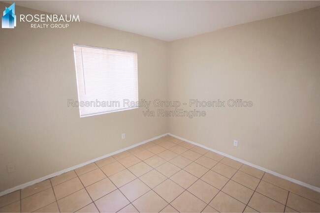 Photo - 2747 E Chipman Rd Unit 2
