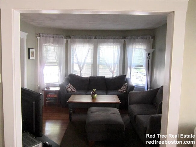 Photo - 20 Hunnewell Ave Unidad 1