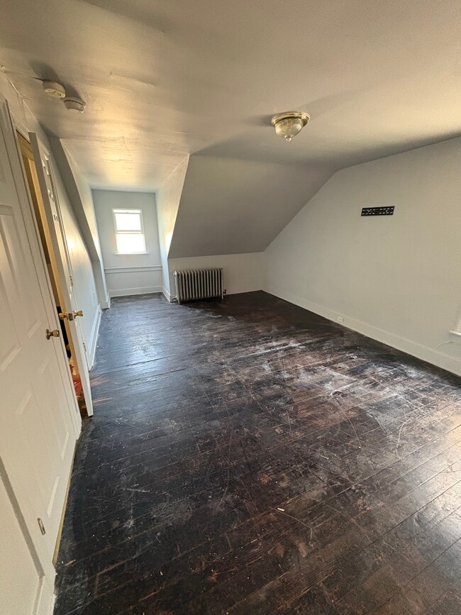 Photo - 25 E 4th St