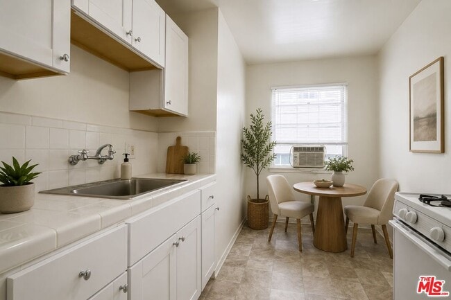 Photo - 8551 Holloway Dr Unidad 1