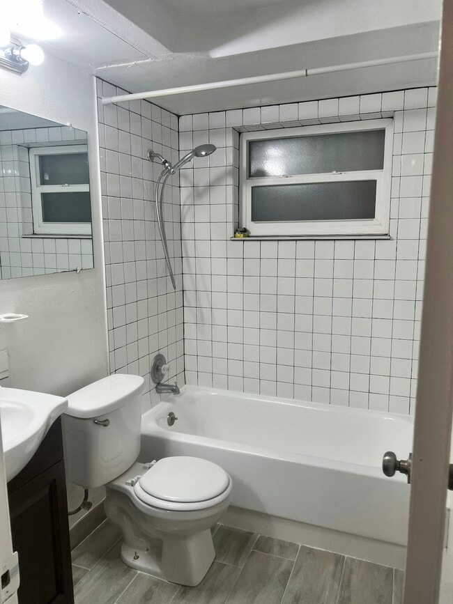 Photo - 4313 Oak Bluff Ave