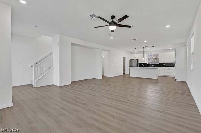 Photo - 1520 Little Penguin St