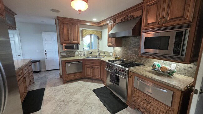 Beautiful home on the Shadowridge Golf Course