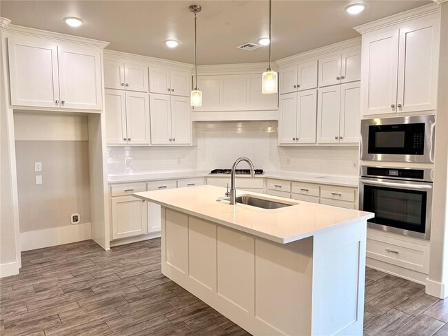 Photo - 1421 Hickory Trl